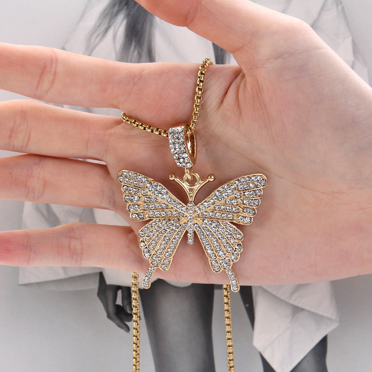 HN003:Hip-Hop Style Nice and High Quality Butterfly Necklace For Women and Men - Image 4