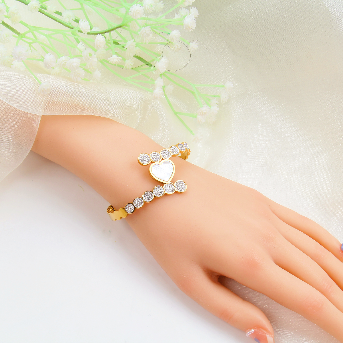 B001 Cute Love Heart Gold Plating Staiess Steel Lucky Cuff Bangles for Women, Ttanh Cute Love Heart Bracelet Wedding Party Charm Bangles Jewelry Gift for Teen Girls - Image 3